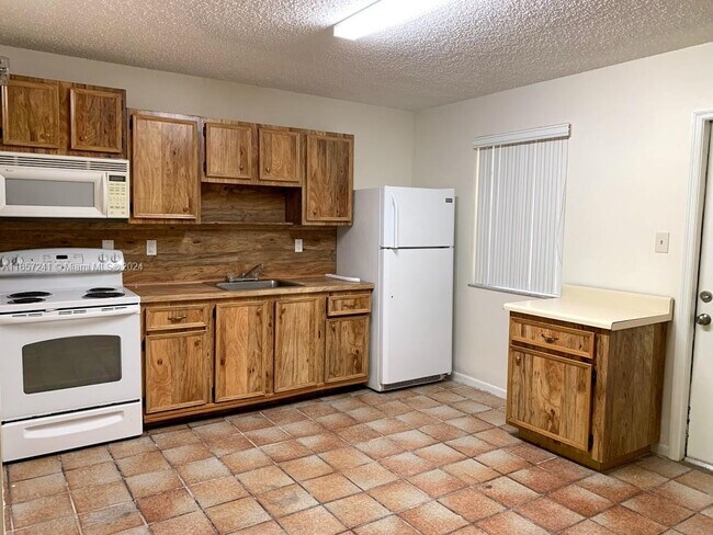 Building Photo - 2526 Taylor St