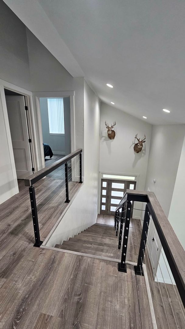 Building Photo - Fully furnished town home in Bigfork
