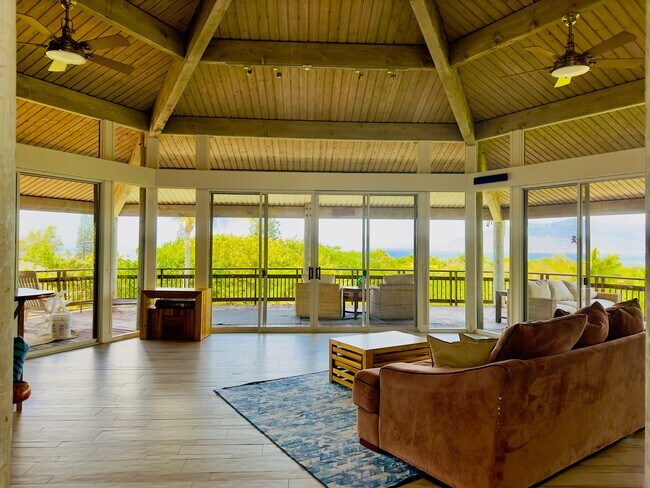 Building Photo - 904 Kupulau Dr