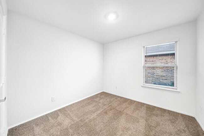 Building Photo - 21234 Riverdew Dr