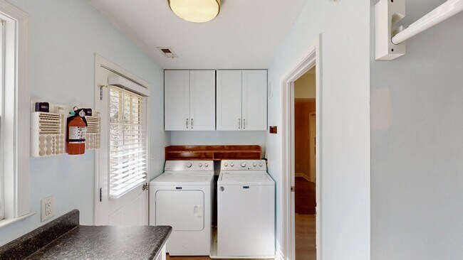 Building Photo - 2844 Goneaway Rd