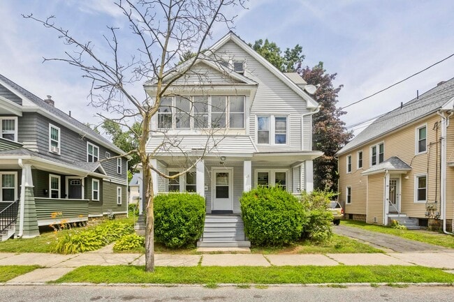 Primary Photo - 111-115 Groveland St