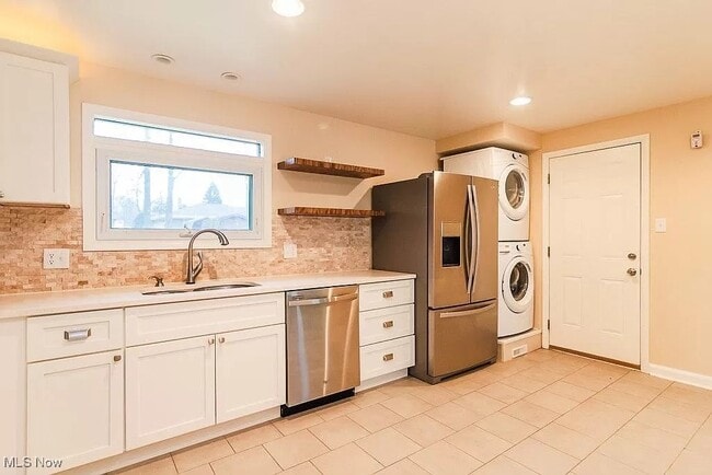 Building Photo - 2961 Archwood Pl