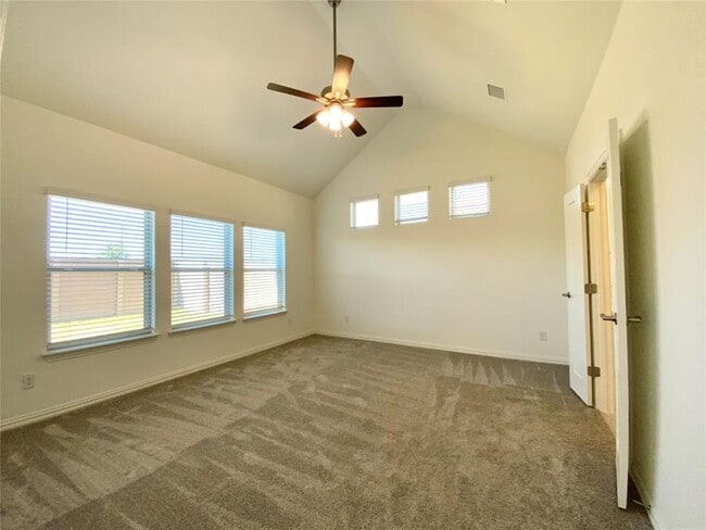 Building Photo - 247 Du Bois Ln