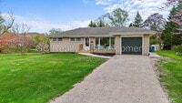 Building Photo - 2015 Maplewood Rd