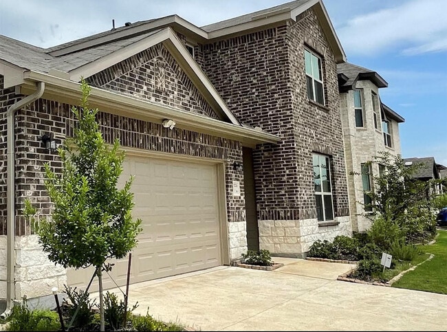 Building Photo - 3226 Sioux Trl