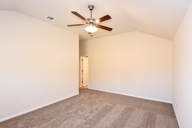Building Photo - 23818 Willow Haven Dr