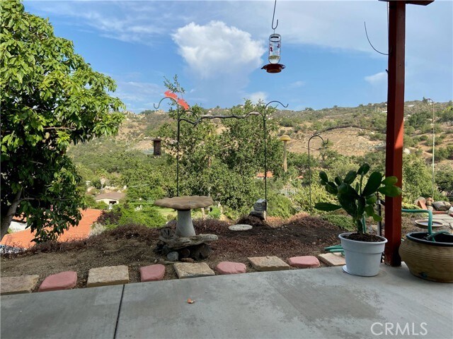 Building Photo - 2445 Helen Rd