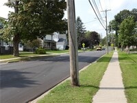 Building Photo - 119 River St