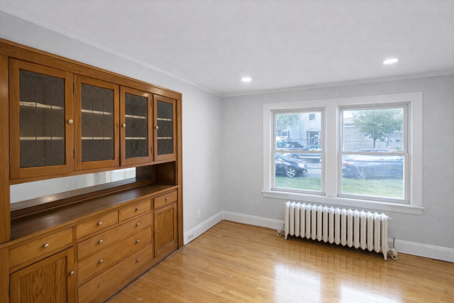 Building Photo - 809 13th Ave SE