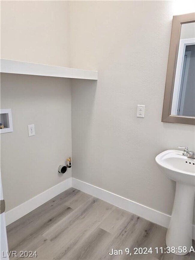 Building Photo - PARTIALLY FURNISHED 2-STORY HOME LOCATED O...