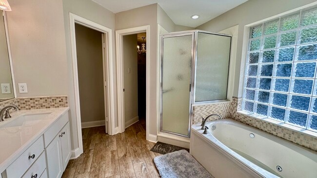 Building Photo - 3308 Oak Knoll Dr