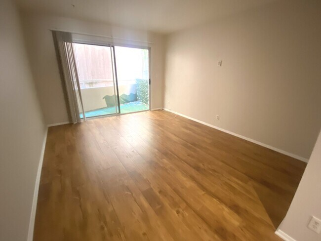 Building Photo - 4416 Highland Ave
