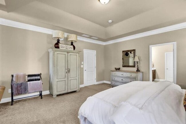 Building Photo - 4960 Wilshire Crossing