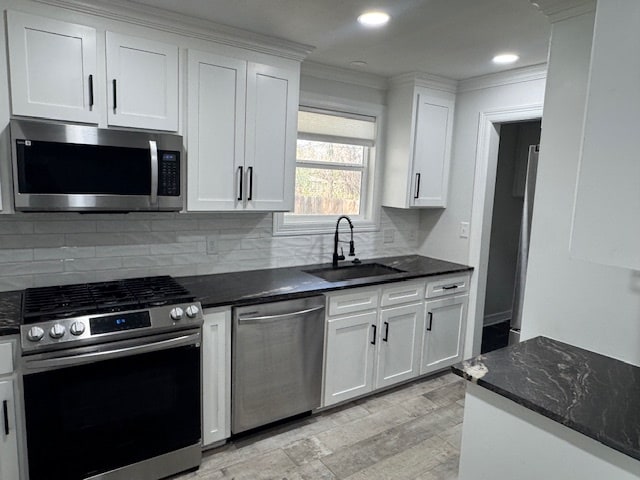 Building Photo - 420 Waller Ave