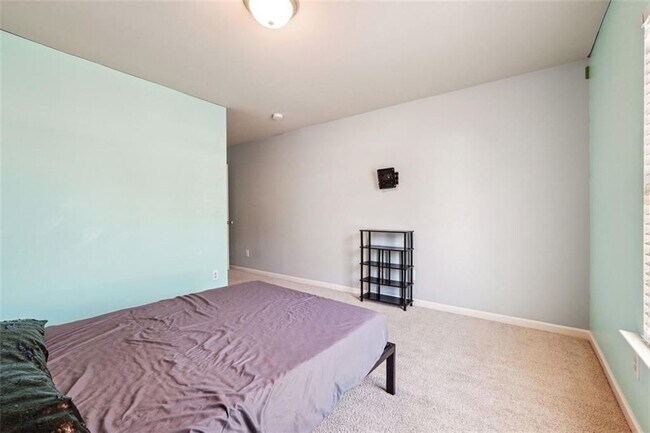 Building Photo - 6331 Salinger Ct