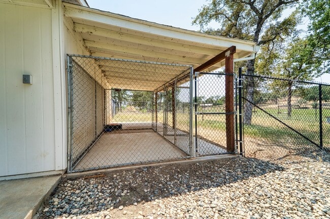 Building Photo - Escape to the Country – Beautiful 3 Bed, 2...