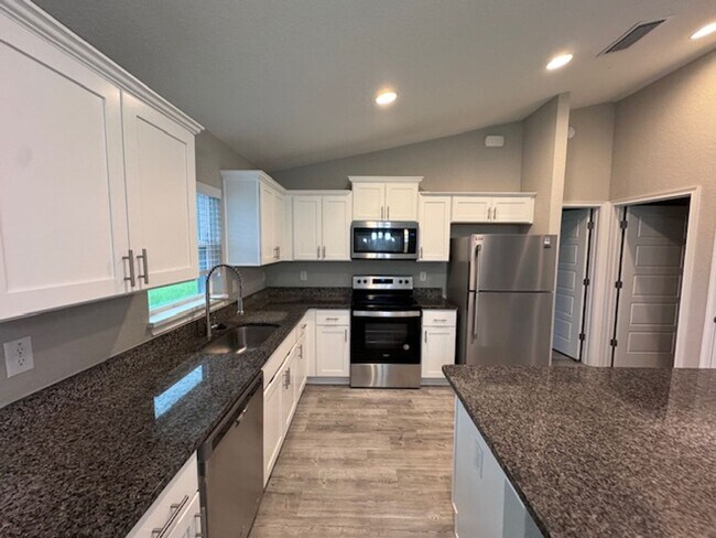 Building Photo - Coming Soon - Custom Home - Desirable SE O...