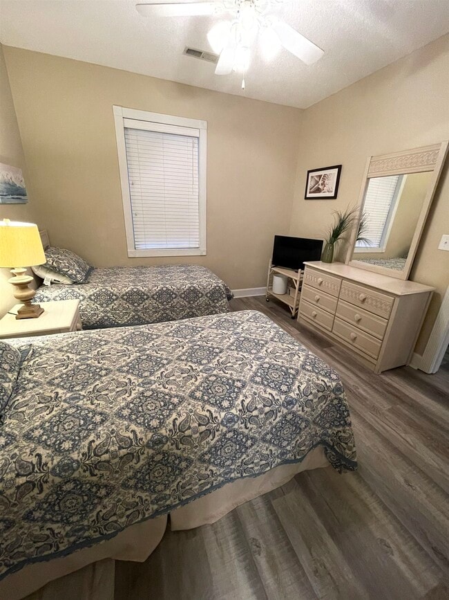 Building Photo - 702 Riverwalk Dr