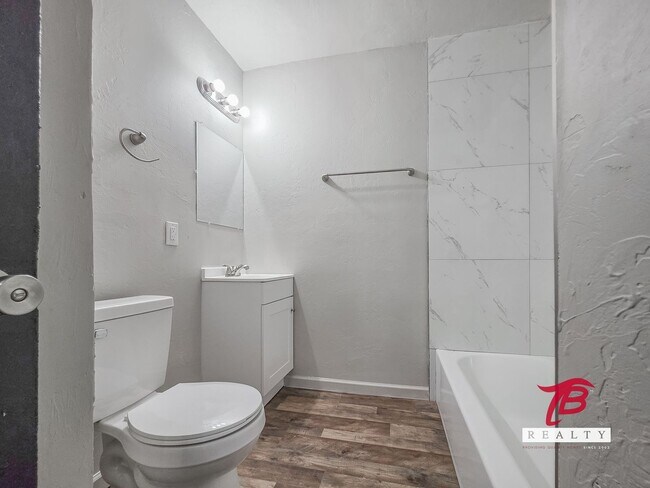 Building Photo - ozy 3-Bedroom Home in NE OKC – Affordable & Ready for Move-In!