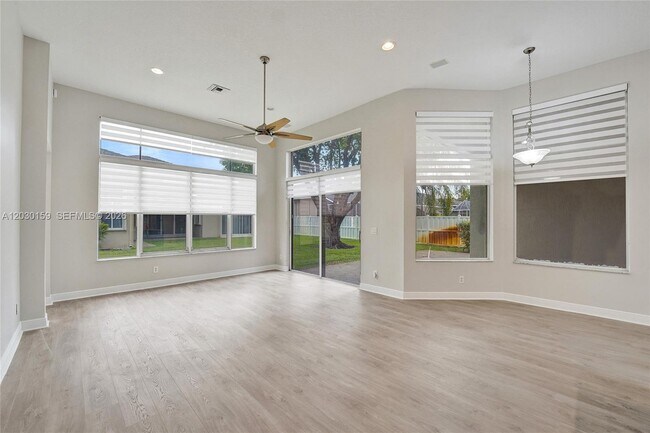 Building Photo - 6334 SW 192nd Ave