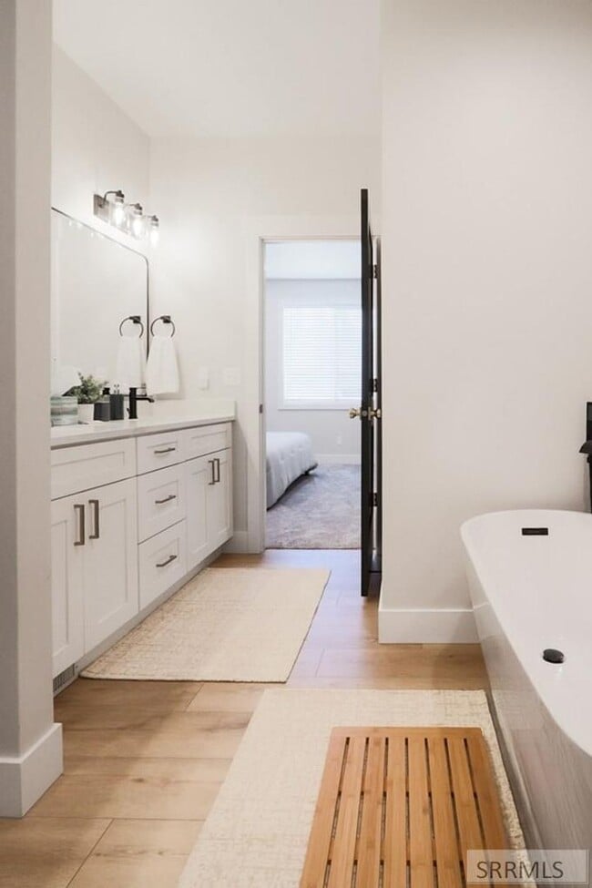 Building Photo - COMPLETELY FURNISHED HOME FOR RENT IN SUGA...