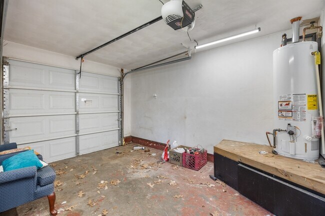 Building Photo - 1204 Fontana Ave