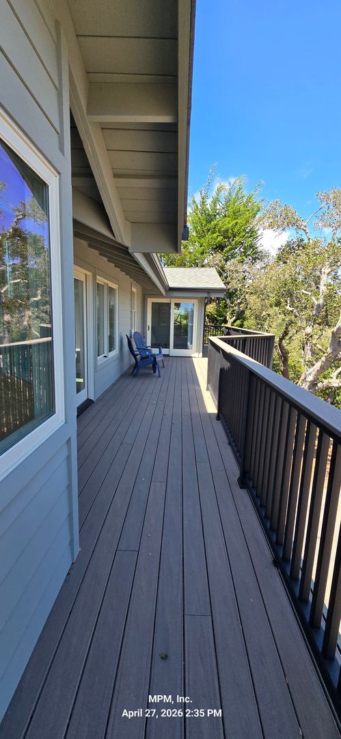 Building Photo - large custom home with peek a boo ocean views