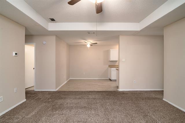 Building Photo - 6631 Parkview Ln