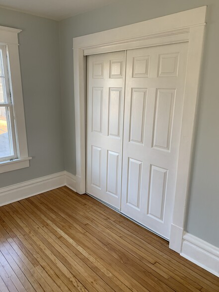 Building Photo - 628 37th St