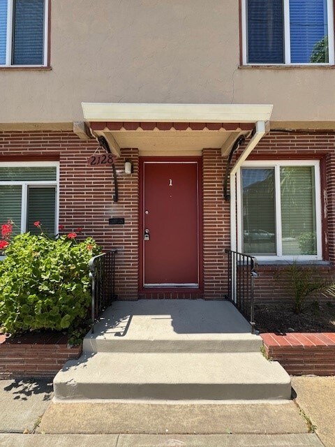 Primary Photo - 2128 28th St