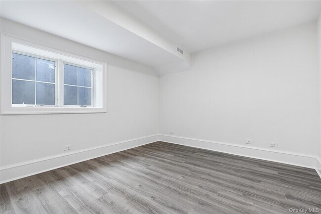 Building Photo - 75 Orchard Ave