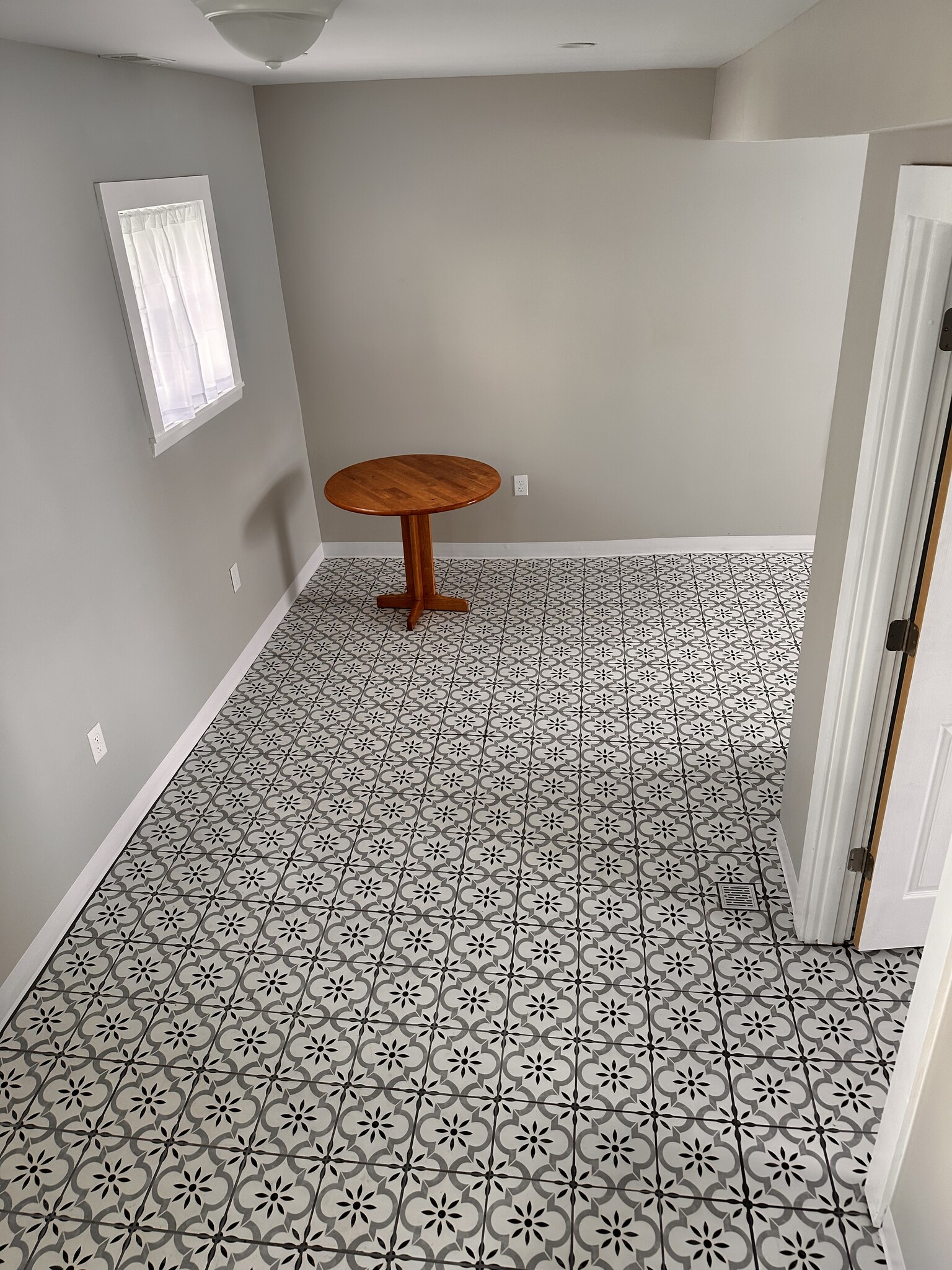 Kitchen-Entry - 1111 Garfield St