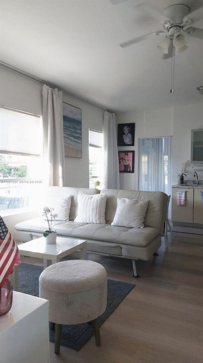 Building Photo - 1358 Pennsylvania Ave