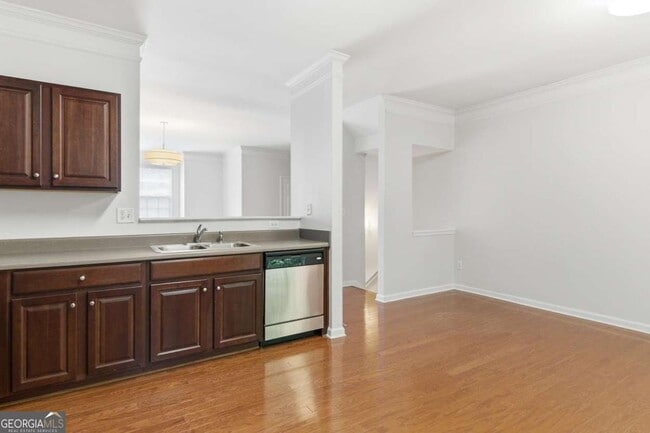 Building Photo - 6710 Stoneleigh Way