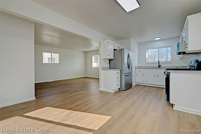 Building Photo - 1982 S Ortonville Rd