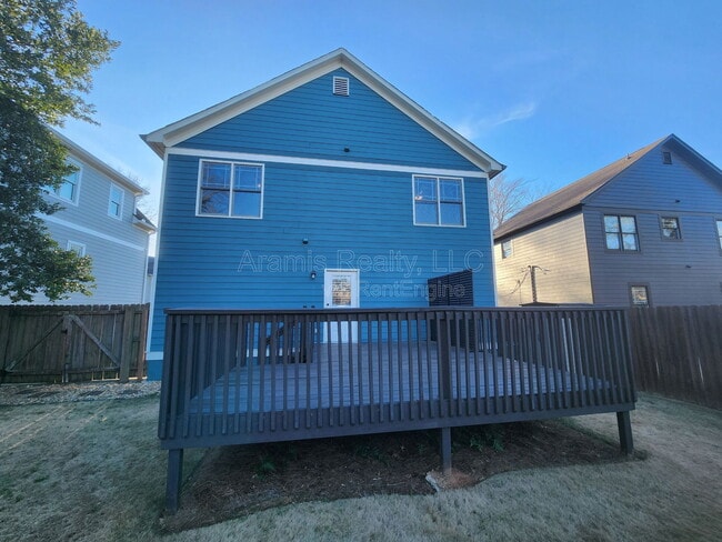 Building Photo - 3239 Osborne Rd NE