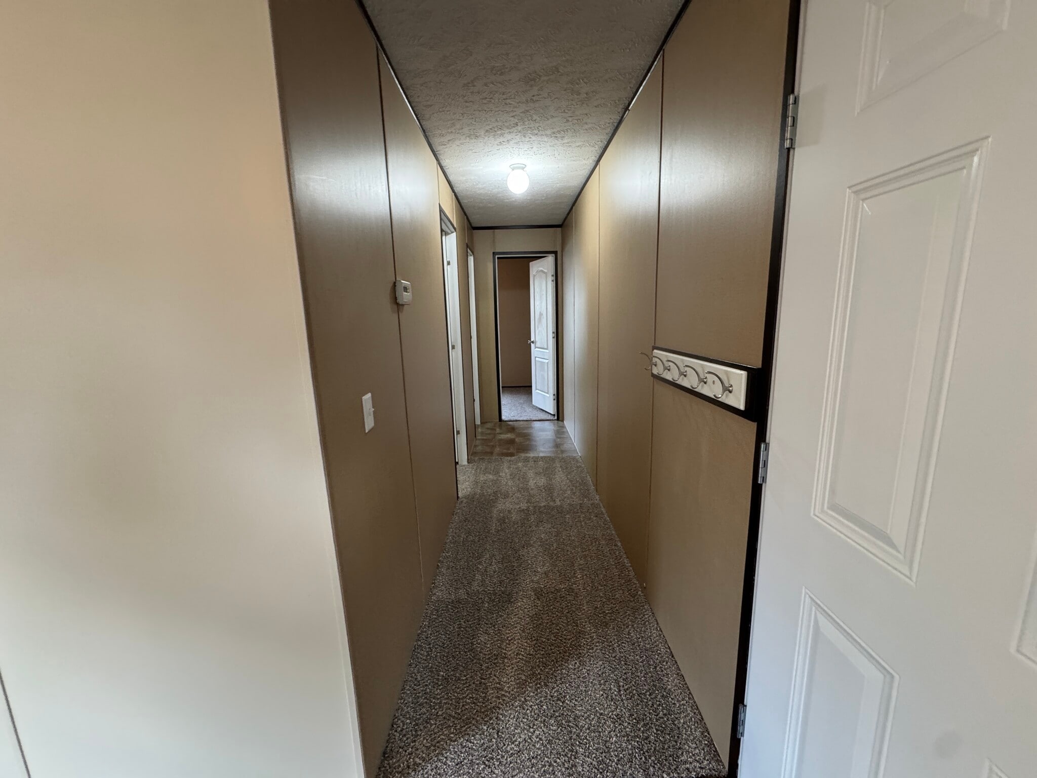 Building Photo - 48580 Pineview Dr
