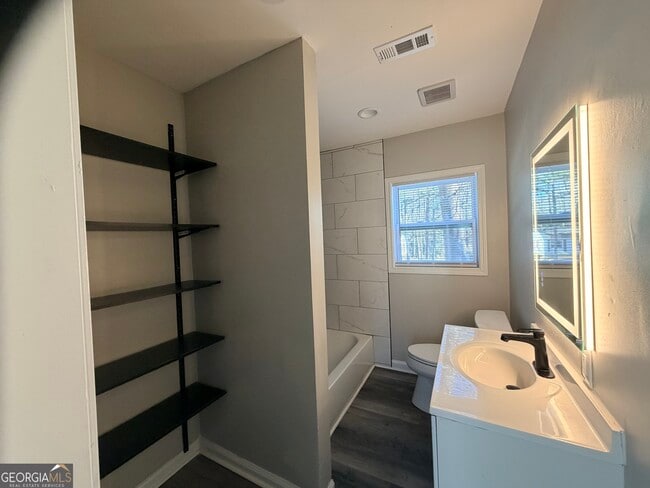 Building Photo - 1433 Midview Dr