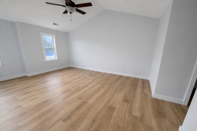 Building Photo - Spacious Home in Desirable SW Roanoke Location