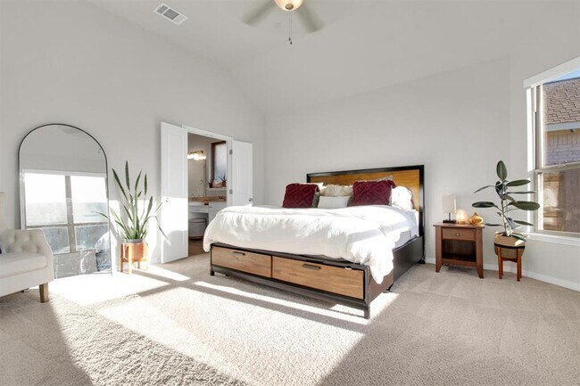 Building Photo - 104 Pin Cherry Pass