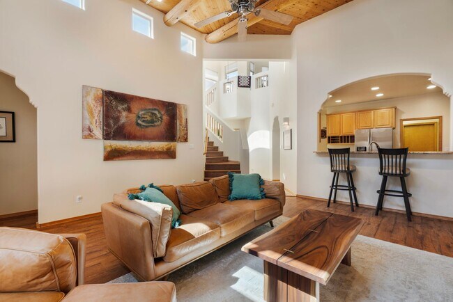 Building Photo - 6416 Sage Point Ct NE