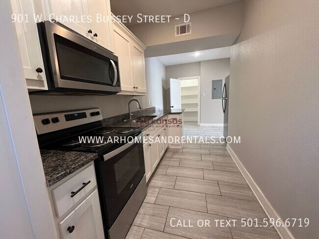 Building Photo - 901 W Charles Bussey Ave