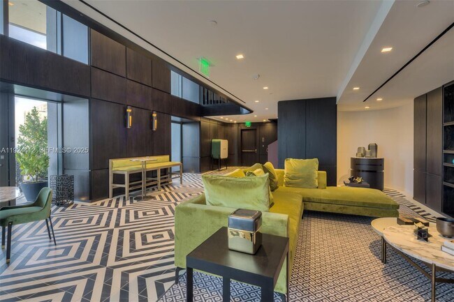 Building Photo - 801 S Miami Ave