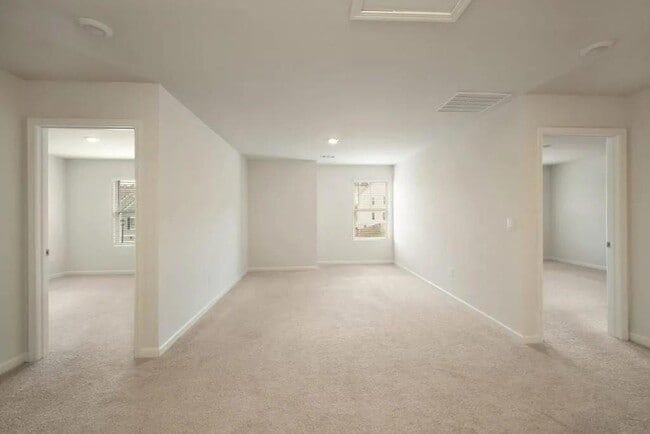 Building Photo - 101 White Cedar Dr