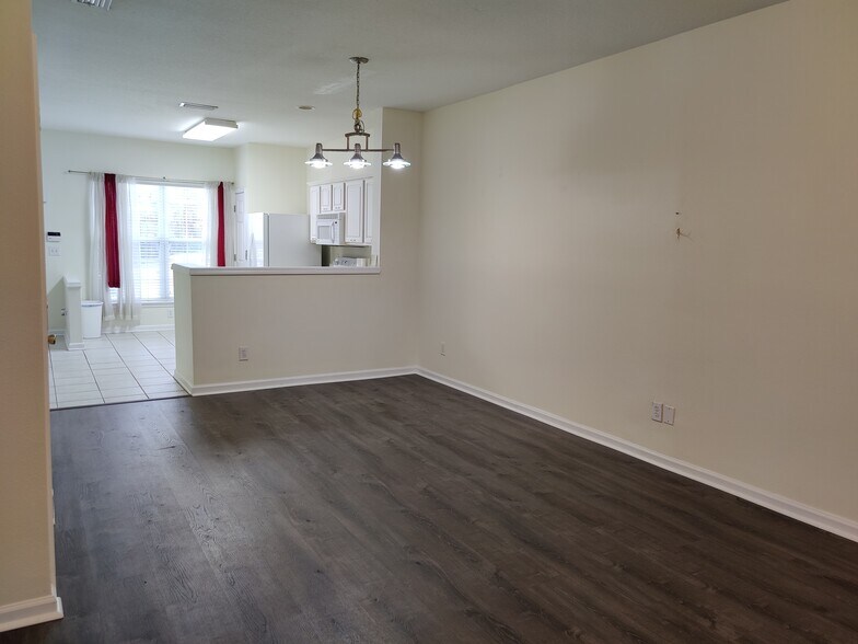 Building Photo - 3553 Twisted Tree Ln