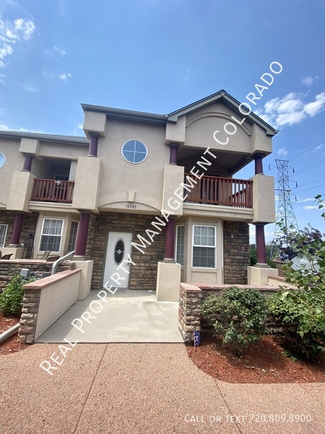 Primary Photo - Beautiful Townhome in Aurora