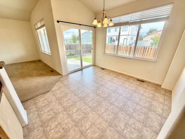 Building Photo - 6 Month lease special $100/mo off per month. Priced at $2195 after discount. Beautiful 3 Bed / 2 ...