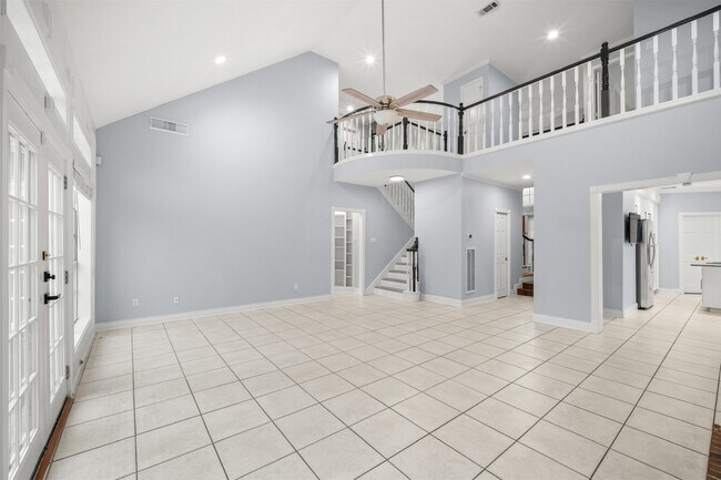 Building Photo - 3622 Springhill Ln
