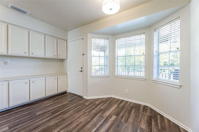 Building Photo - 7920 Rockwood Ln